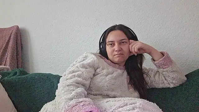 Cyndee_Winter webcam