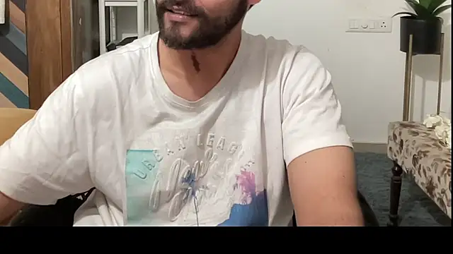 MakeMeAwareAah webcam