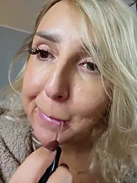 MariaRichi_ live cam screenshot female on Clip20 – Short Porn Clips & Live Cams