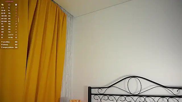 veronacritchlow (F young) - Tease my boobs <3