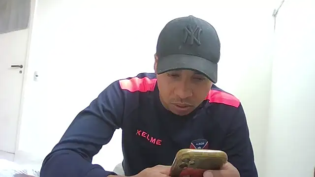 JUNINHOLEKEJR webcam