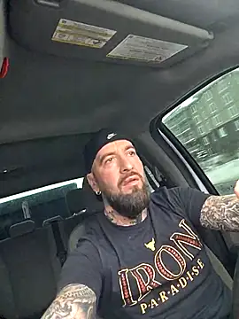 beardedtattood (Ask my age) - Buzz me at work 😛😈😈