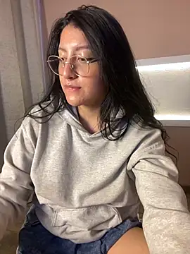 kaylii_purple (F teen) - Oil on my body