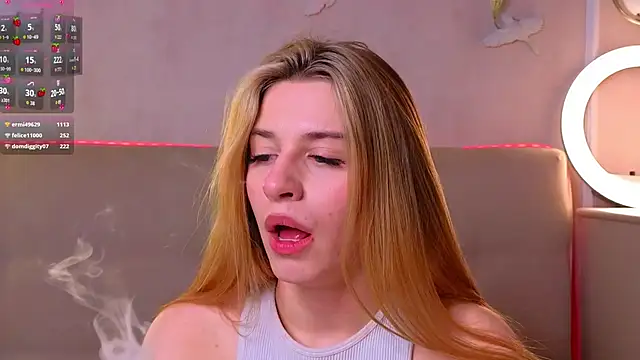 bonniewalton (F teen) - 💖Removes Hand + pinch  nipple💖