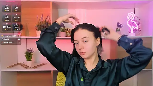 miki_ti (F teen) - play boobs in bra