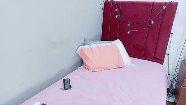 littlee_emilyy_ webcam