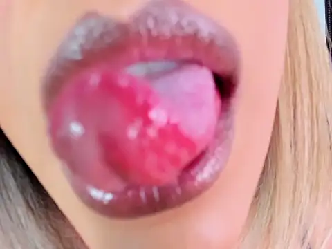 LucianaQueenTs webcam