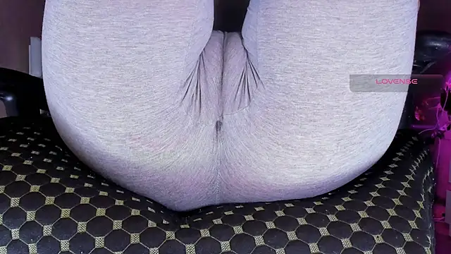 Cameltoe_squirt_inPants webcam