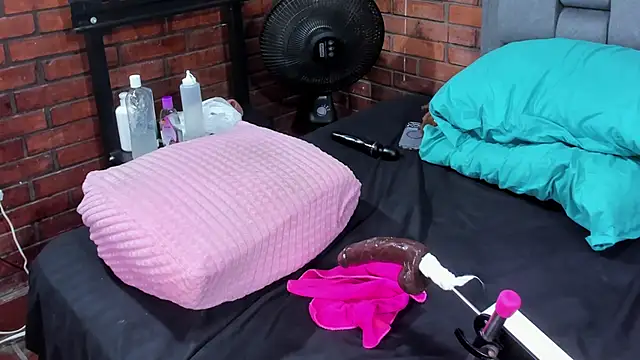 Couple_Gold69 webcam