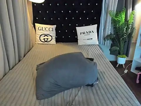 urfanatic_yumi webcam