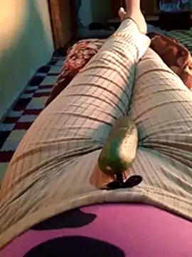 tota_sexi (F young) - سكس ناري بالخيار مع رقص تعري