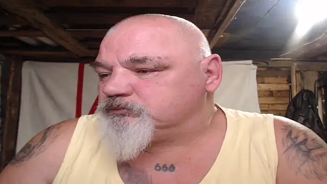 Newfiesausage1972 webcam