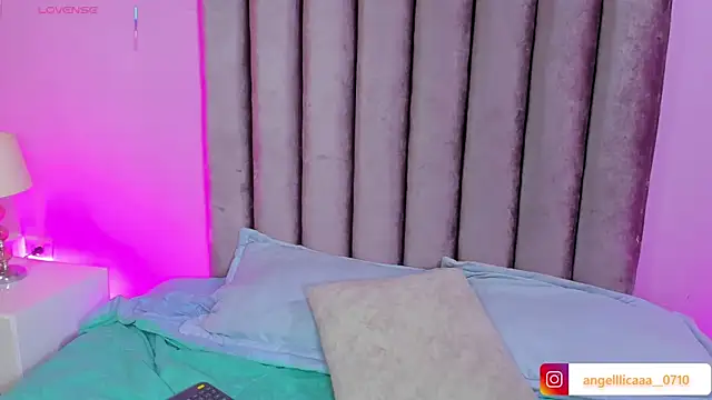 Little_Angelica18 webcam
