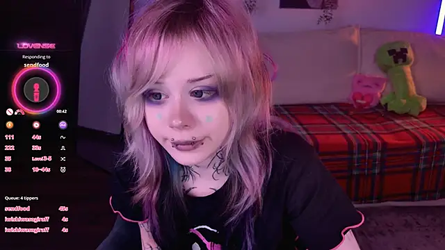 lollyshy (F teen) - Juggle that butt