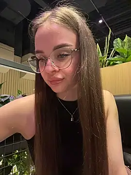 kristirich (F young) - Finger in pussy+spank ass naked😋😍