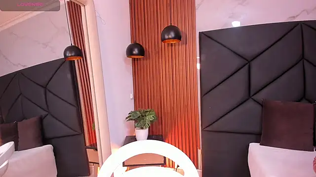 saramonroe1 (F teen) - all naked+ Spanks ass rain