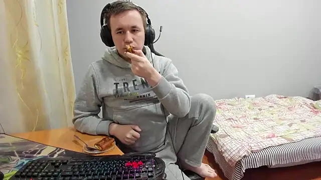 iliaskrislove - Iliaskrislove's free webcam - UK Sex Cams