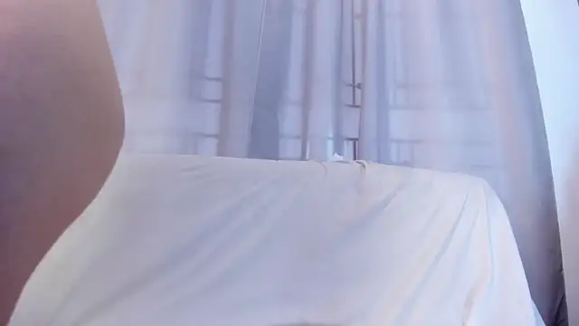 adara_johnson__ webcam