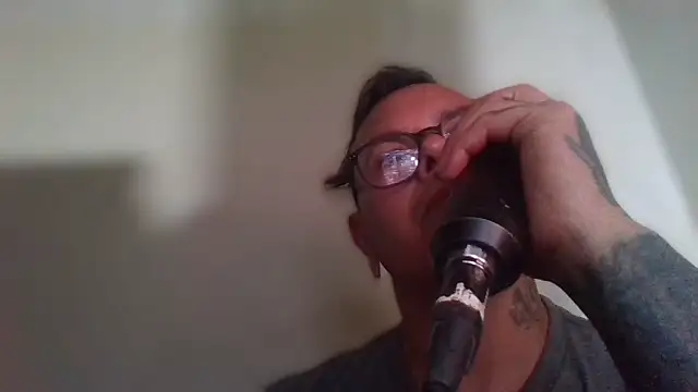 Kerrry_Caverga webcam