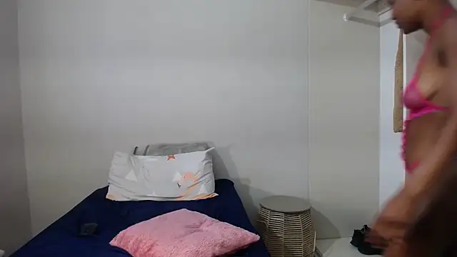 SexySlimMelanin webcam