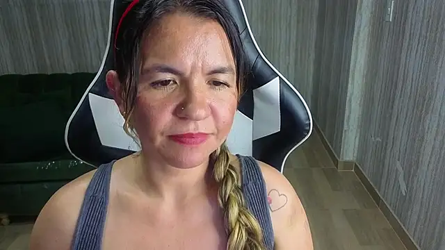 paula_lorens_t1_ webcam