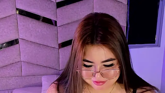 MadissonLee__ webcam