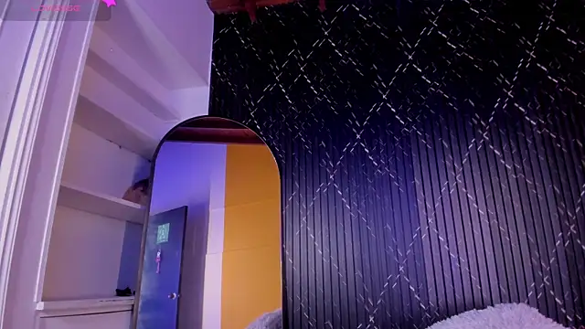 miss_ariaa (Ask my age) - cum milk show