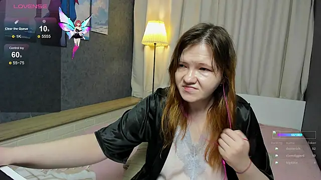 nora_lovvvv (F milf) - doggy pose naked