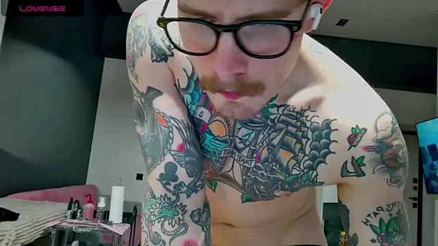 white_King9999 webcam