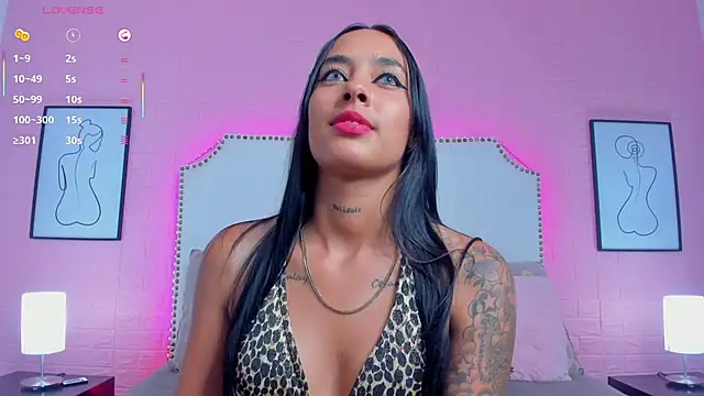 charlotte_kisss webcam