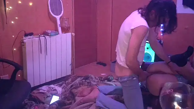 Lia_Y_PatrickX webcam