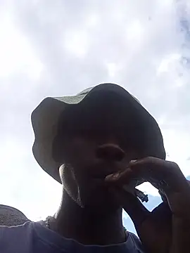 younggblackkCOCK19 webcam