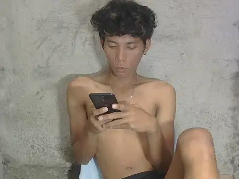 Asiancockinsan webcam