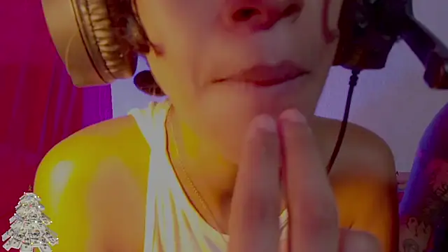 Couple_Moth666 webcam