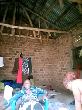 Black_juicy24 webcam