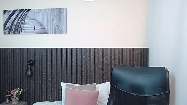 chanel_brunette webcam