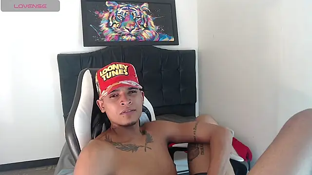 isaacas_ (M young) - azme happy with a cumshot