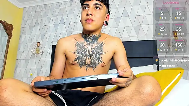 SantiOlsen webcam stripchat model stream image