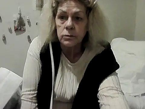 latex_shantie - Latex_shantie's free webcam - UK Sex Cams