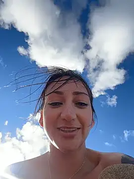 Ninabigtitied webcam