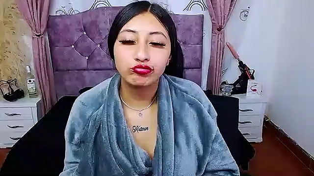 Wendy-13 webcam