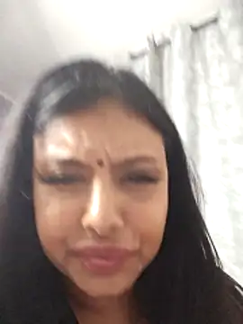 Indian_GlowingMiax webcam
