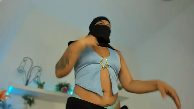 zali_mahamed (F young) - oil boobs