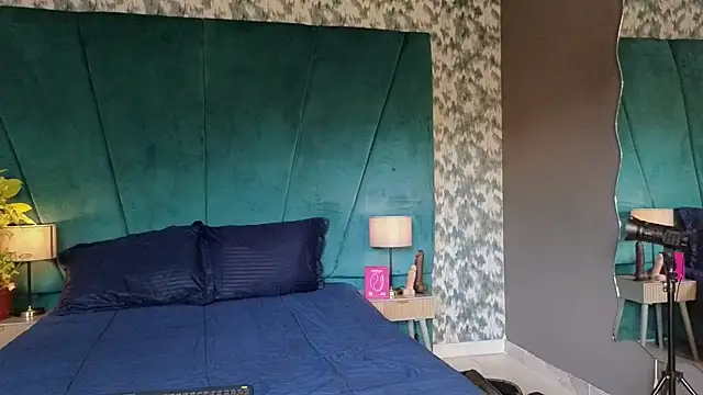 aaron_eze (M young) - Get Naked! ;)