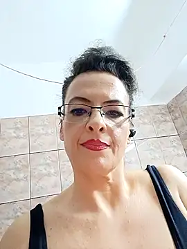 rebeccanoble (F milf) - Shower show 10 min ctrl