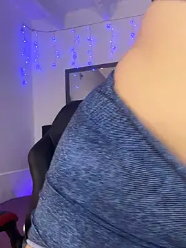 lonely_shewolf webcam