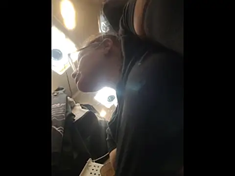 ILUV2TUCHMYKITTY webcam