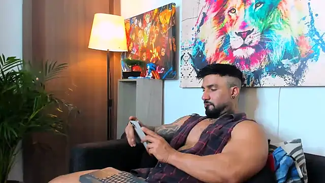 naugthy_dominant webcam