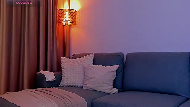 AlessandraCrystal webcam