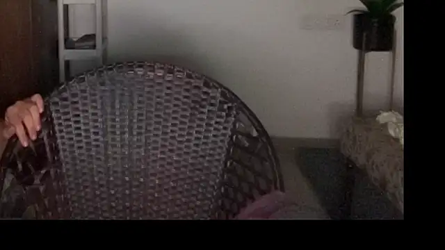 MakeMeAwareAah webcam